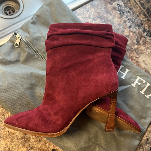 Booties - Picture 4 of 4